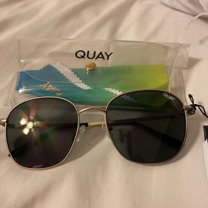 Quay jezabell sunglasses - gld/smk